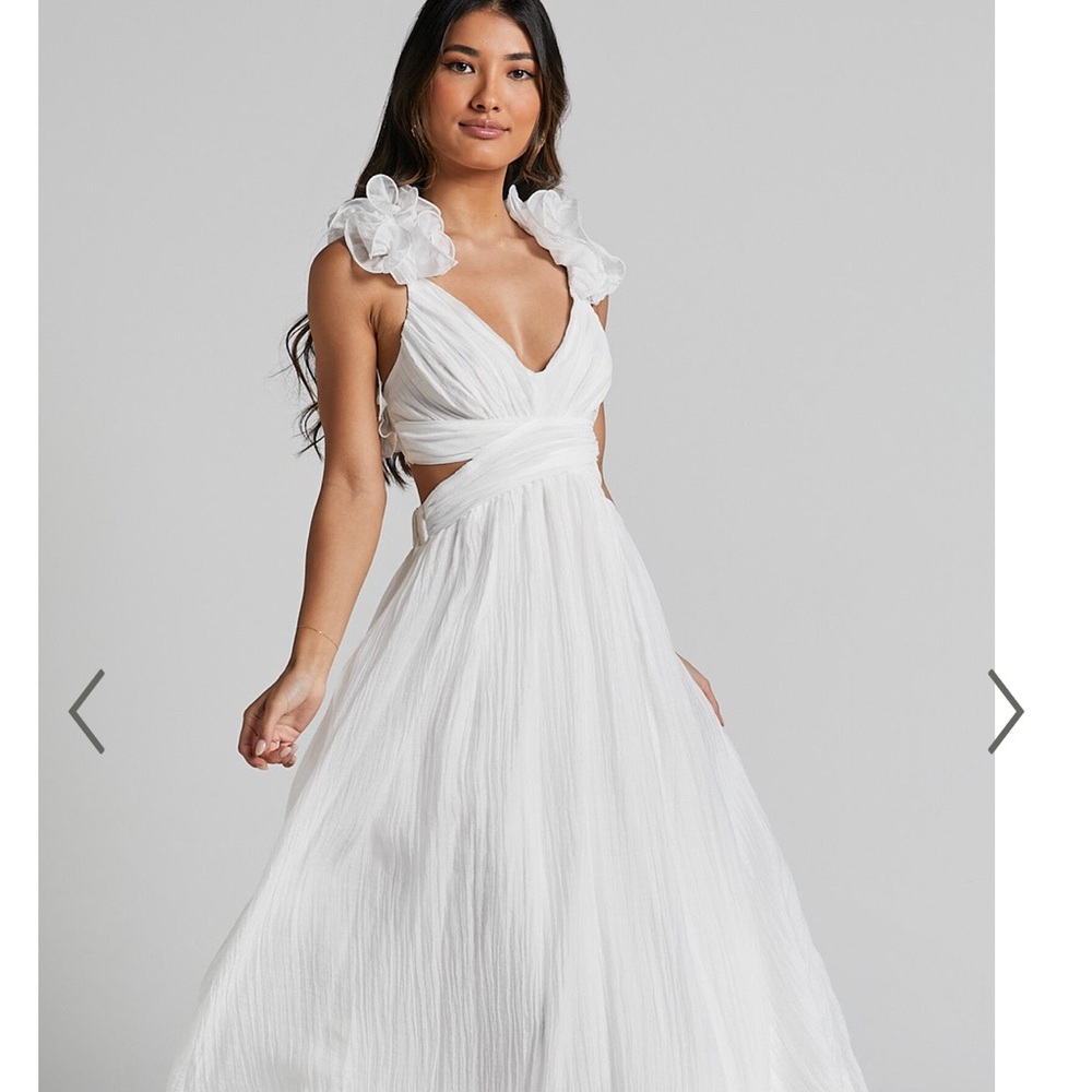 Elegant White Maxi Dress with Floral Shoulder Details